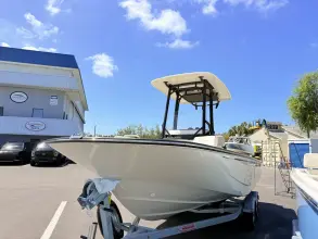 Thumbnail von Boston Whaler 210 Montauk