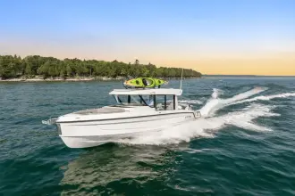 Thumbnail von Cruisers Yachts 38 VTR EC