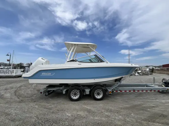 Boston Whaler 240 Vantage