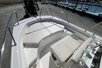 Thumbnail von Boston Whaler 170 Montauk