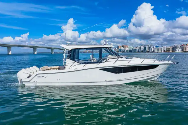 Boston Whaler 405 Conquest