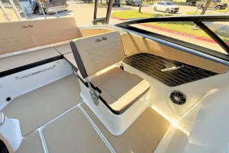 Thumbnail von Sea Ray SPX 210