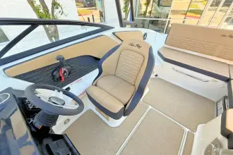Thumbnail von Sea Ray SPX 210