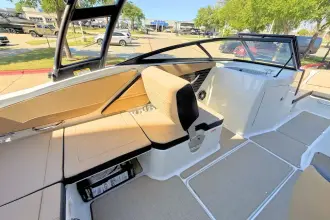 Thumbnail von Sea Ray SPX 210