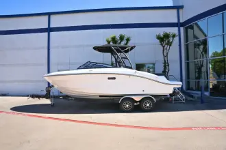 Thumbnail von Sea Ray SPX 210
