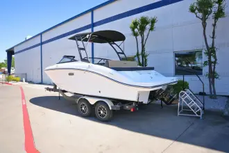 Thumbnail von Sea Ray SPX 210