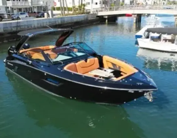 Cruisers Yachts 338 SS