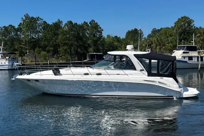 Sea Ray 410 Express Cruiser