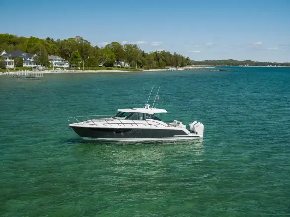 Tiara Yachts 43LE
