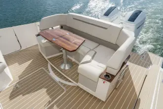 Thumbnail von Tiara Yachts 43LE