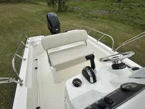 Thumbnail von Boston Whaler 150 Montauk