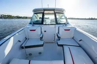 Thumbnail von Tiara Yachts 34LX MULLIGAN