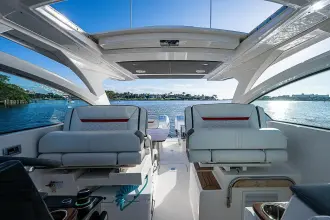 Thumbnail von Tiara Yachts 34LX MULLIGAN