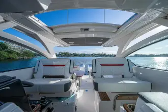 Thumbnail von Tiara Yachts 34LX MULLIGAN