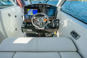 Thumbnail von Tiara Yachts 34LX MULLIGAN