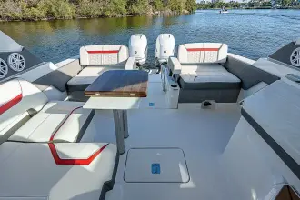 Thumbnail von Tiara Yachts 34LX MULLIGAN