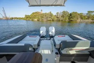 Thumbnail von Tiara Yachts 34LX MULLIGAN