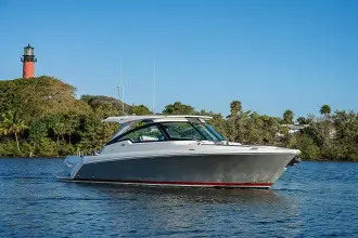 Thumbnail von Tiara Yachts 34LX MULLIGAN