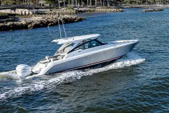 Thumbnail von Tiara Yachts 34LX MULLIGAN