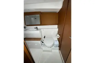 Thumbnail von Jeanneau Sun Odyssey 440 Trinity