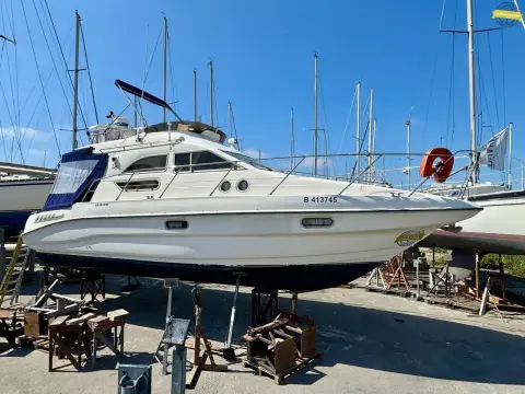 Sealine F33