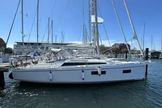 Thumbnail von Beneteau Oceanis 34.1