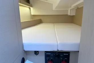 Thumbnail von Beneteau Oceanis 34.1