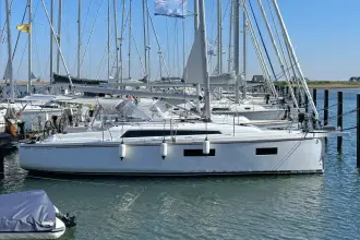 Thumbnail von Beneteau Oceanis 34.1