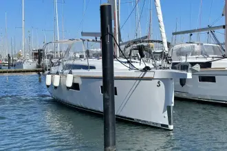 Thumbnail von Beneteau Oceanis 34.1