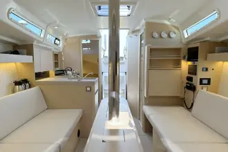Thumbnail von Beneteau Oceanis 34.1