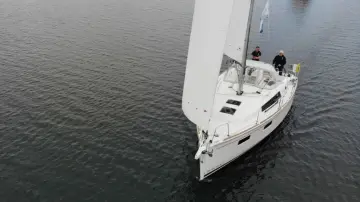 Thumbnail von Beneteau Oceanis 35.1