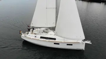 Thumbnail von Beneteau Oceanis 35.1