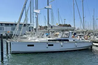 Beneteau Oceanis 38.1
