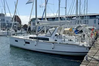 Thumbnail von Beneteau Oceanis 38.1
