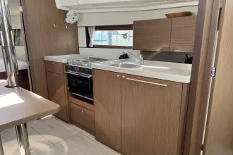 Thumbnail von Beneteau Oceanis 38.1