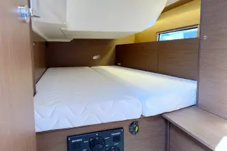 Thumbnail von Beneteau Oceanis 40.1
