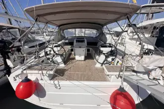 Thumbnail von Beneteau Oceanis 51.1