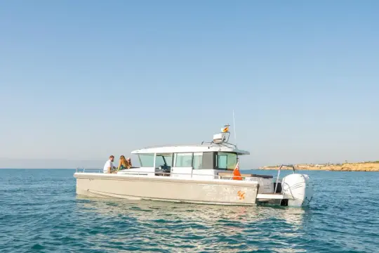 Axopar 37 XC Cross Cabin