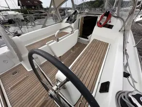 Thumbnail von Beneteau Oceanis 30.1