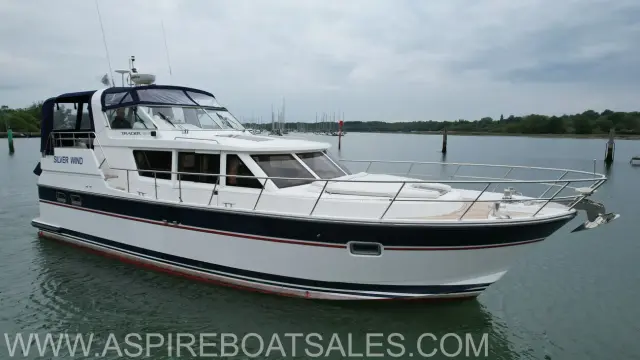 Trader 42 Signature Silver Wind