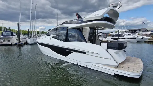 Galeon 470 SKY