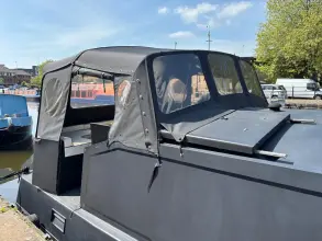 Thumbnail von New Concept Boats Cruiser Stern Wide Beam Black Star