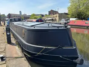 Thumbnail von New Concept Boats Cruiser Stern Wide Beam Black Star