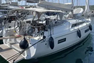 Thumbnail von Beneteau Oceanis 40.1
