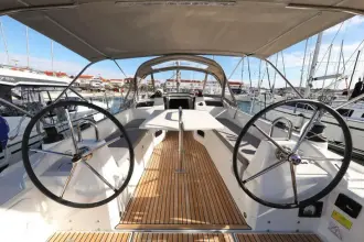 Thumbnail von Beneteau Oceanis 34.1