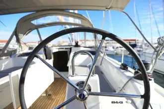 Thumbnail von Beneteau Oceanis 34.1
