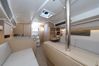 Thumbnail von Beneteau Oceanis 34.1