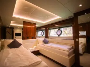 Thumbnail von Sunseeker 86 Yat AINO A