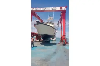 Thumbnail von Hatteras 65 Convertible