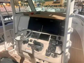 Thumbnail von Boston Whaler 370 Outrage